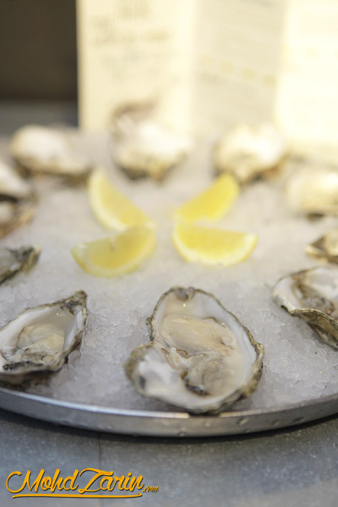 Shucked Oysters Seafood Bar Publika