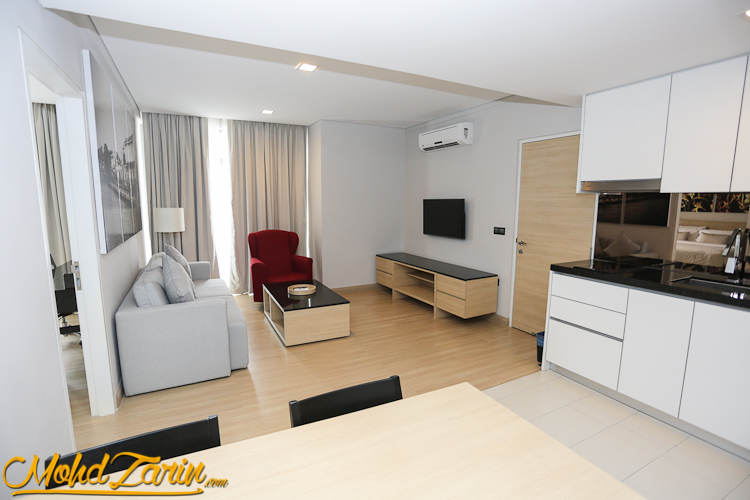 The Straits Hotel & Suites