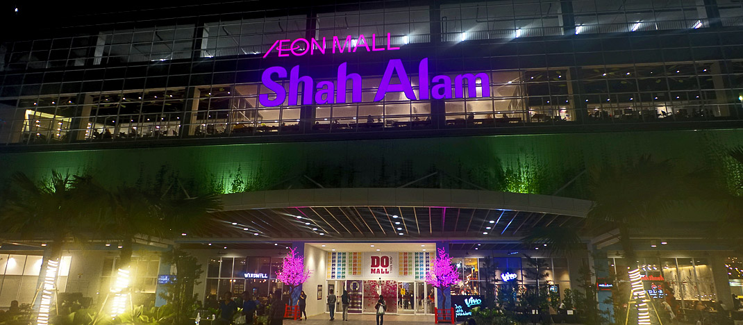 AEON Mall Shah Alam gaya Jepun  Mohd Zarin