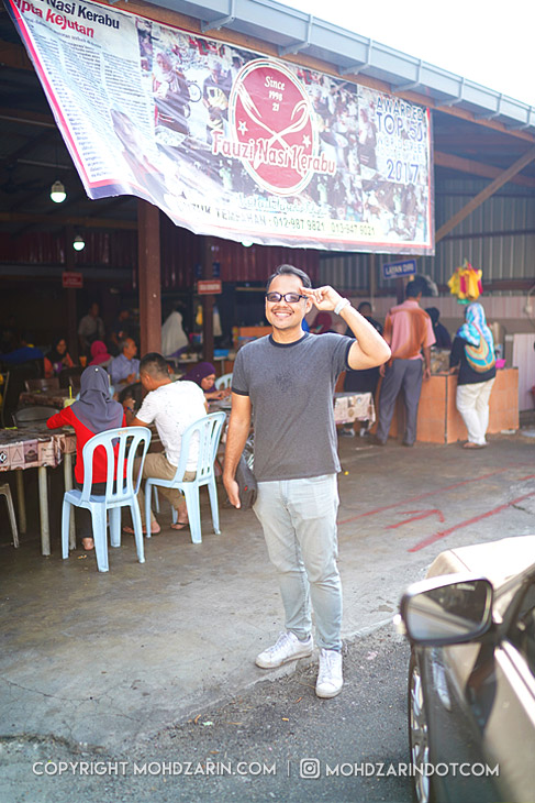 Fauzi Nasi Kerabu Tersedap di Dunia